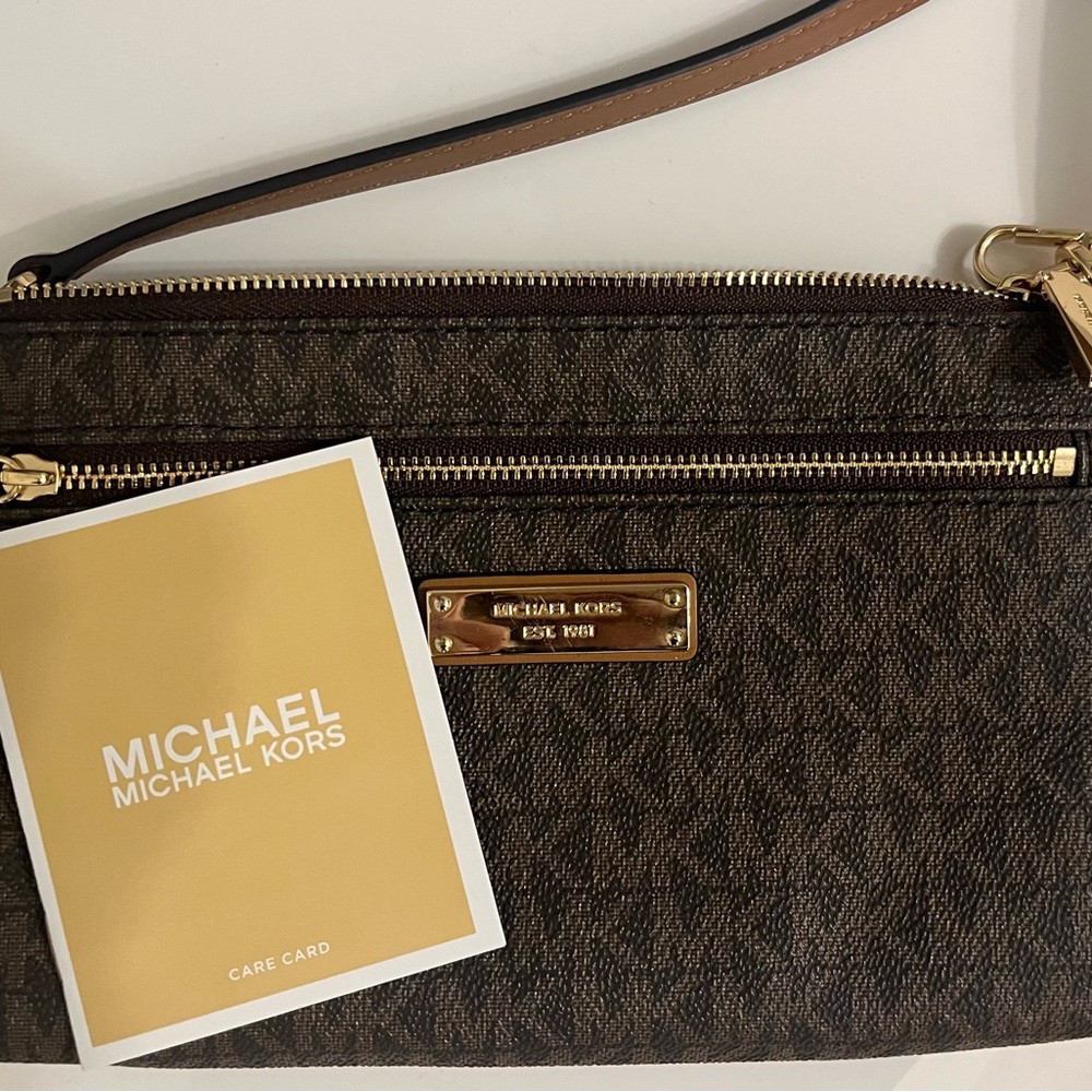 Michael Kors Brown Leather wristlet